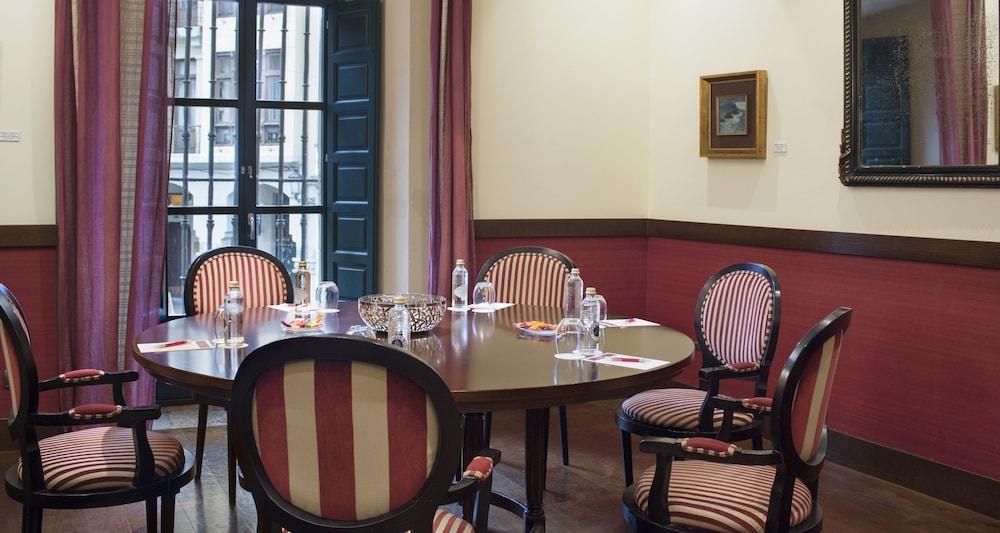 Palacio De Aviles Affiliated By Melia Zewnętrze zdjęcie The boardroom