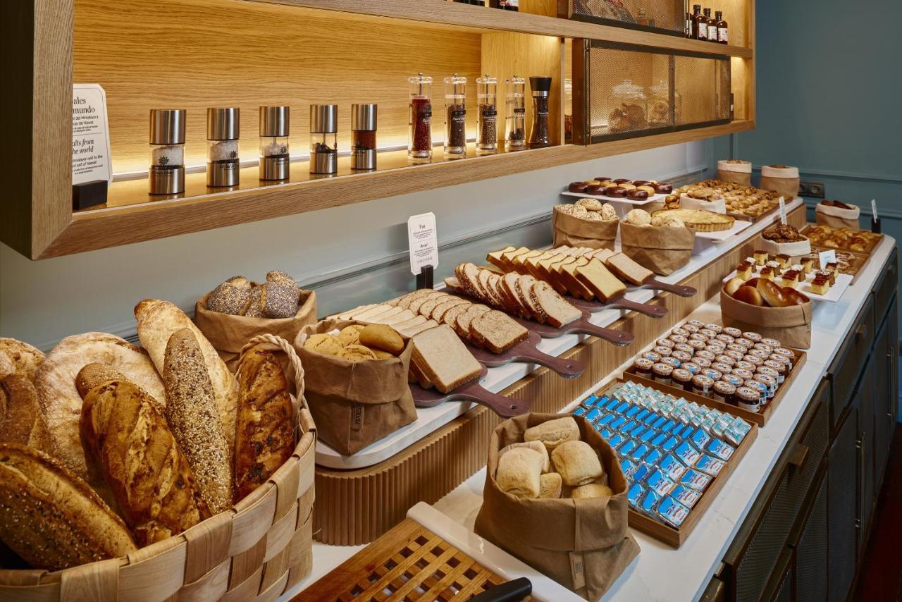 Palacio De Aviles Affiliated By Melia Zewnętrze zdjęcie Bread and pastry at a buffet