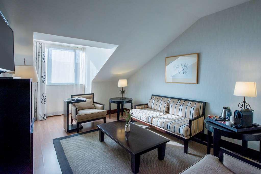 Palacio De Aviles Affiliated By Melia Pokój zdjęcie A suite at the Mandarin Oriental, Munich